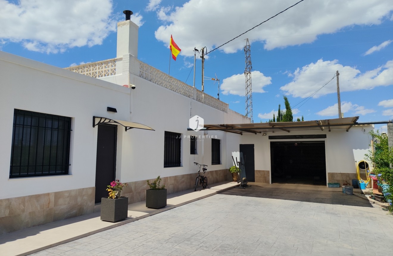 Resale - Villa -
Los Montesinos - Costa Blanca