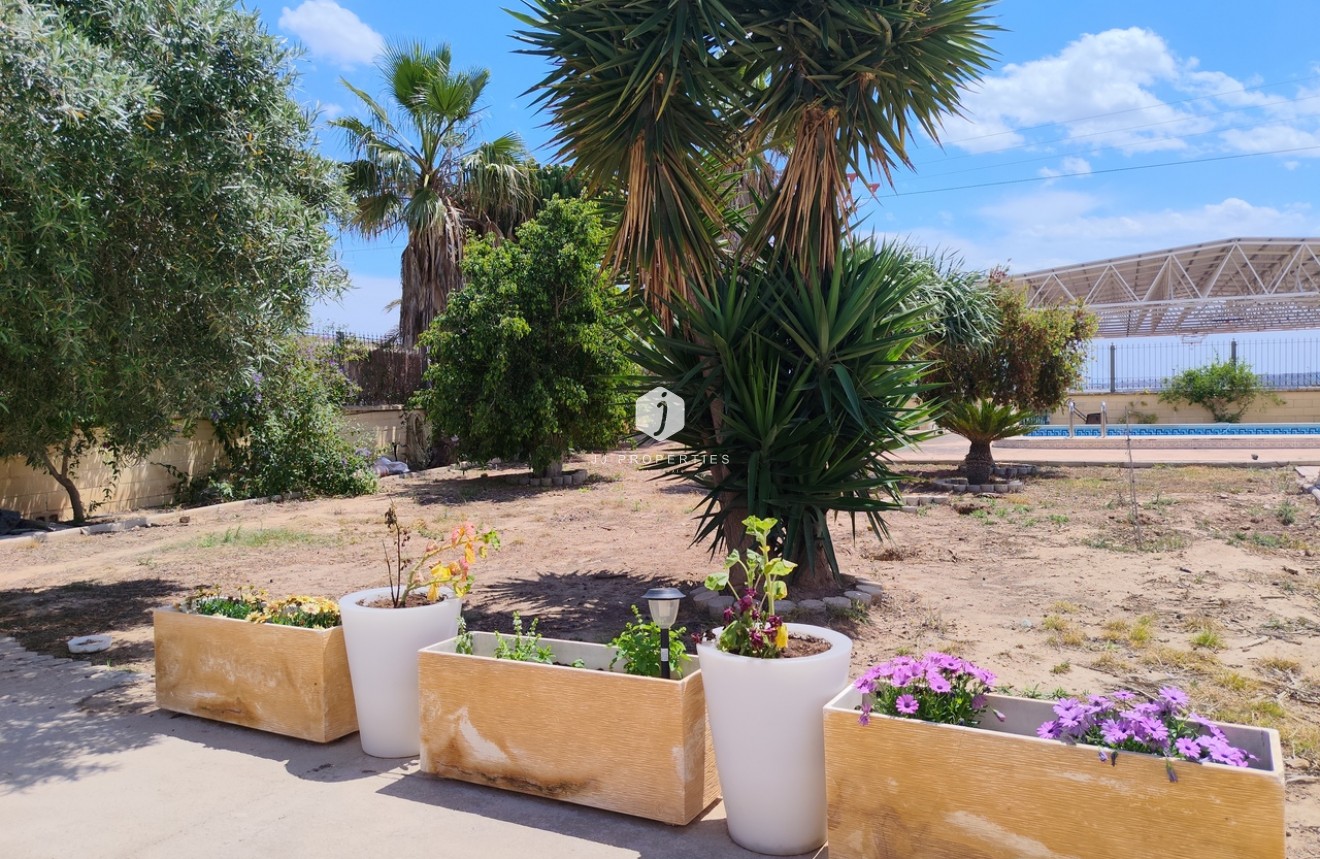Resale - Villa -
Los Montesinos - Costa Blanca