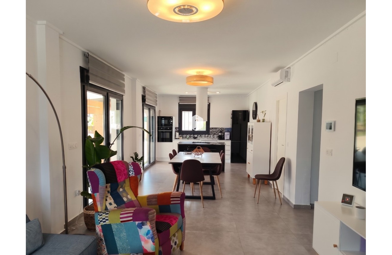 Resale - Villa -
Los Montesinos - Costa Blanca