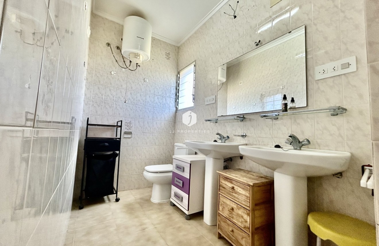 Resale - Villa -
Los Montesinos - Costa Blanca