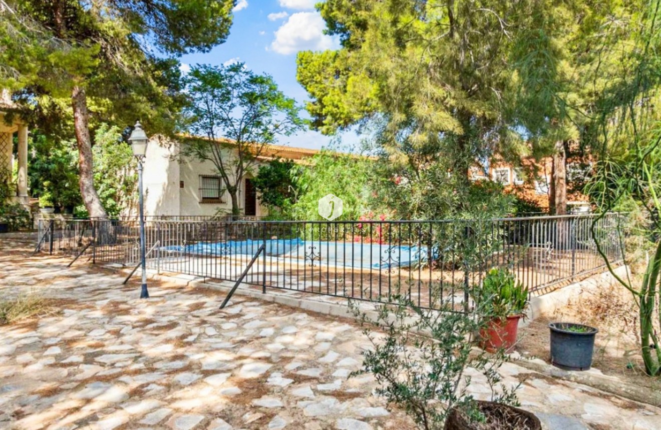 Z drugiej ręki - Villa -
Torrevieja - Costa Blanca