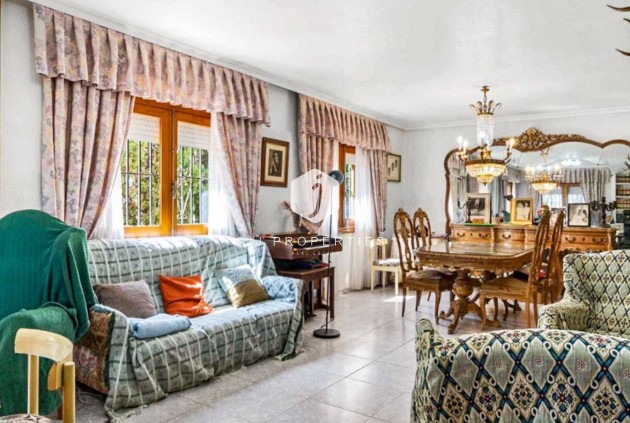 Z drugiej ręki - Villa -
Torrevieja - Costa Blanca
