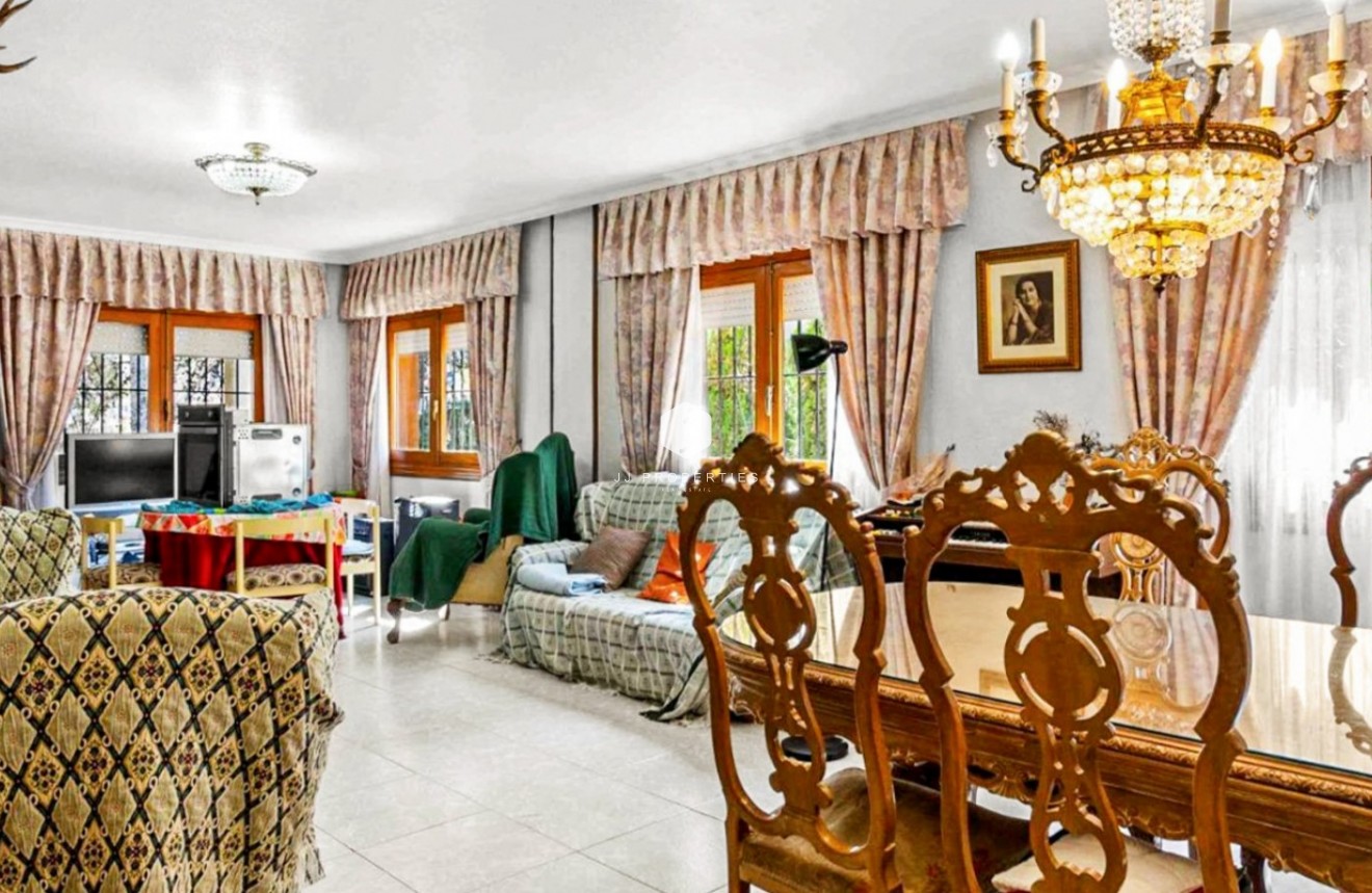 Z drugiej ręki - Villa -
Torrevieja - Costa Blanca