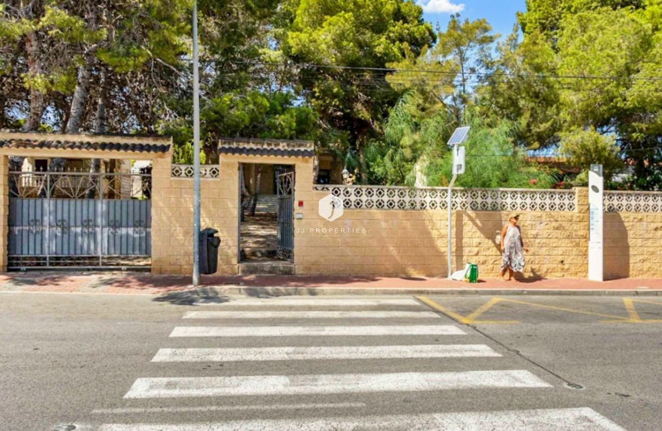 Z drugiej ręki - Villa -
Torrevieja - Costa Blanca