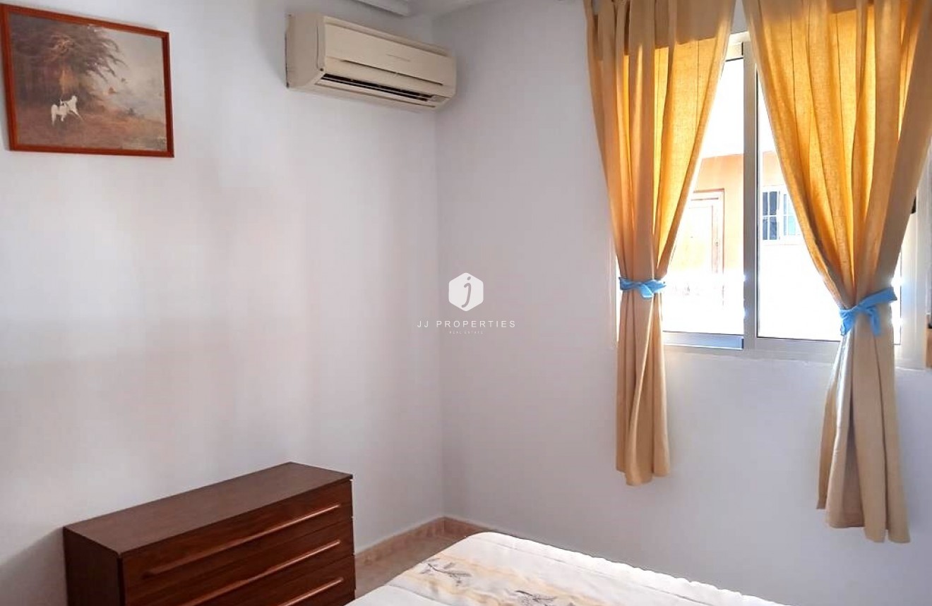 Tweedehands - Appartement / flat -
Torrevieja - El molino