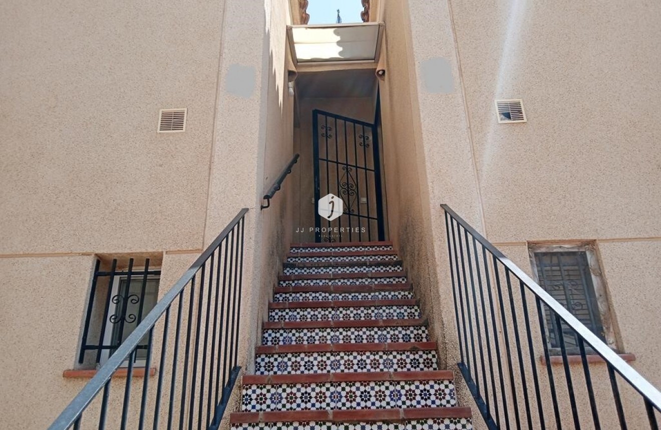 Tweedehands - duplex -
Torrevieja - Carrefour