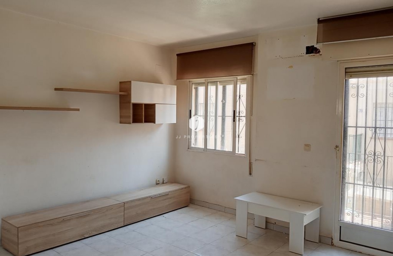 Tweedehands - duplex -
Torrevieja - Carrefour
