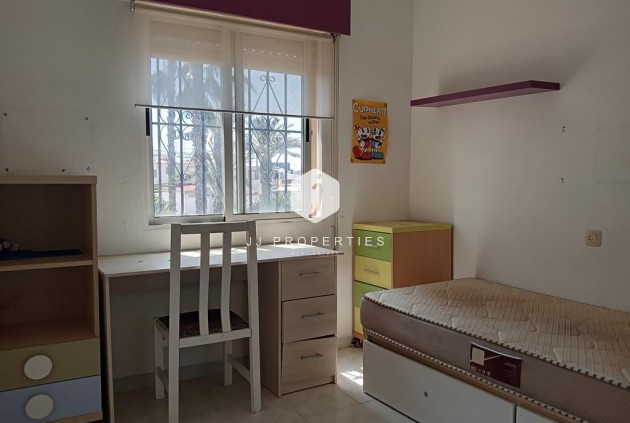 Tweedehands - duplex -
Torrevieja - Carrefour