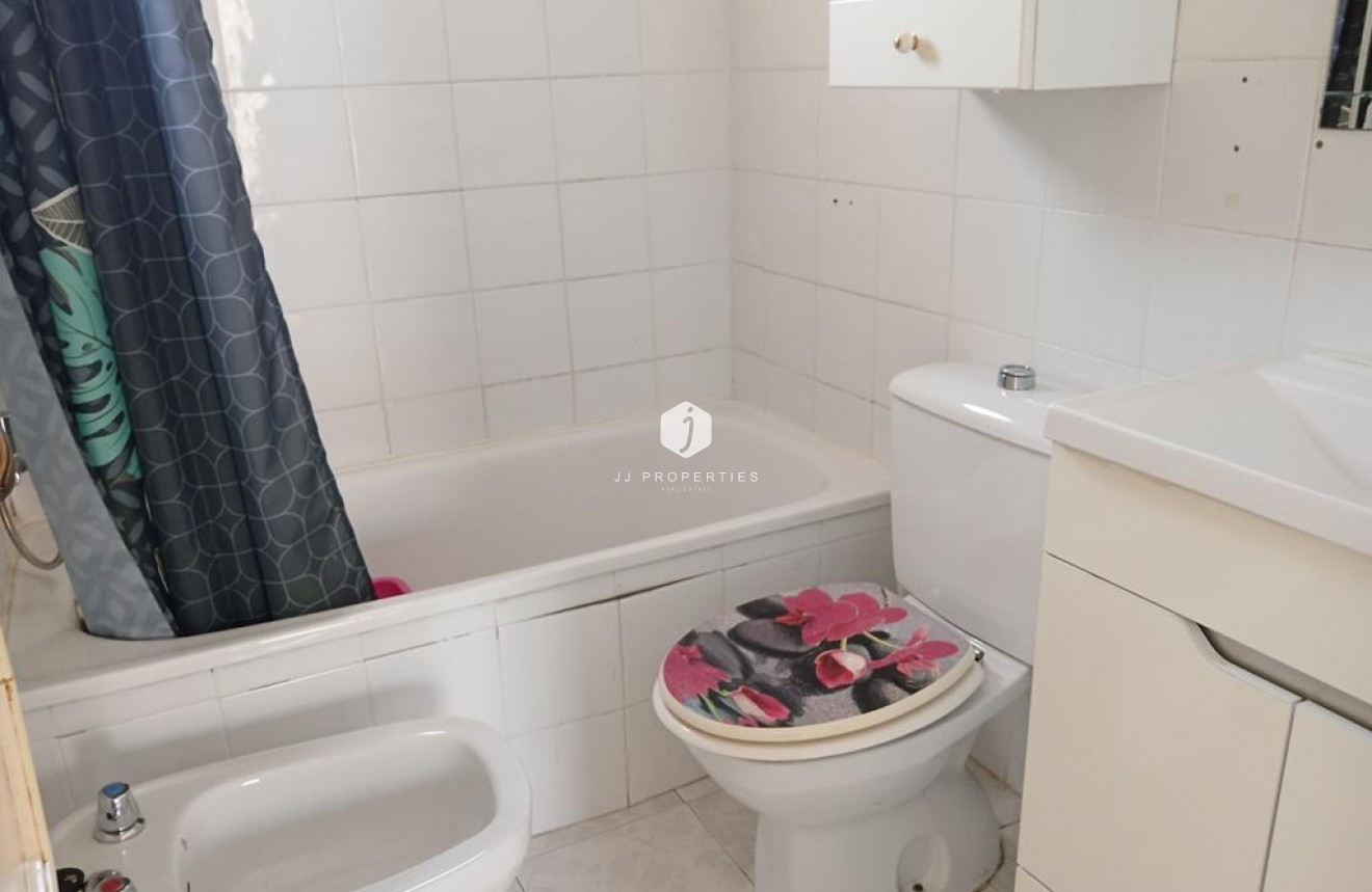 Tweedehands - duplex -
Torrevieja - Carrefour