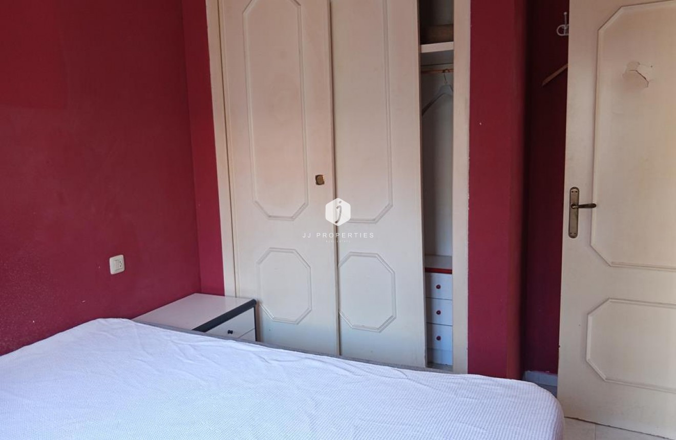 Tweedehands - duplex -
Torrevieja - Carrefour