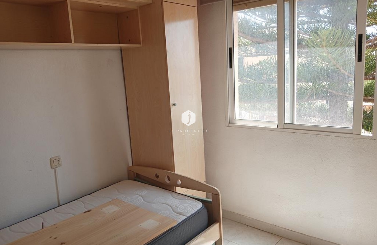 Tweedehands - duplex -
Torrevieja - Carrefour