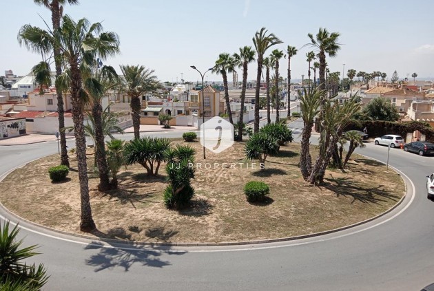 Tweedehands - duplex -
Torrevieja - Carrefour