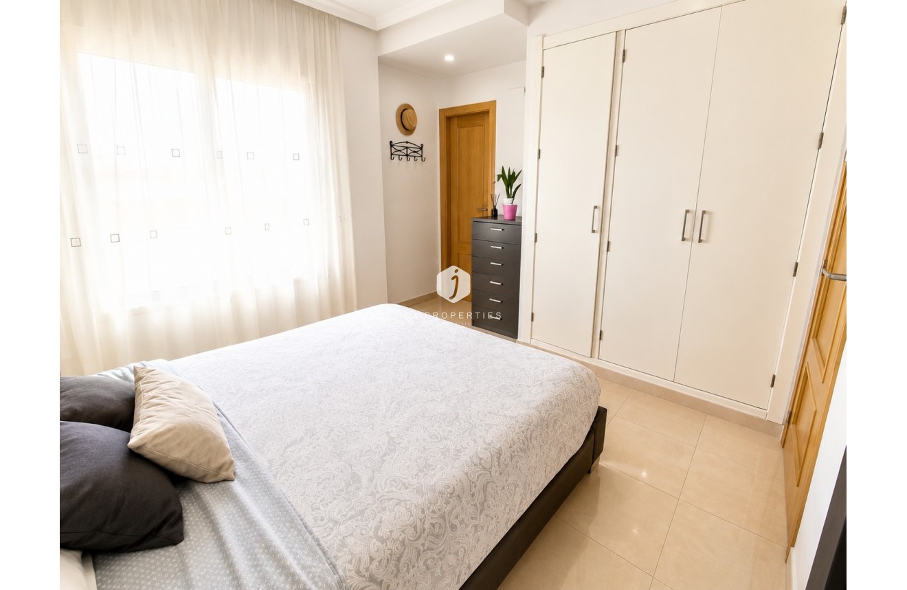 Resale - Apartment / flat -
Almoradí - Inland