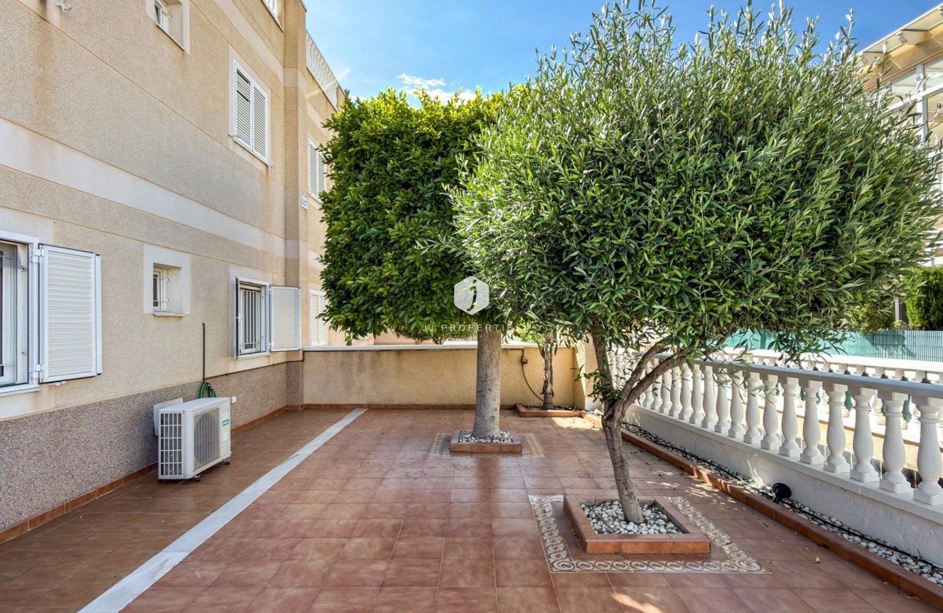 Aus zweiter Hand - Wohnung -
Orihuela Costa - Costa Blanca