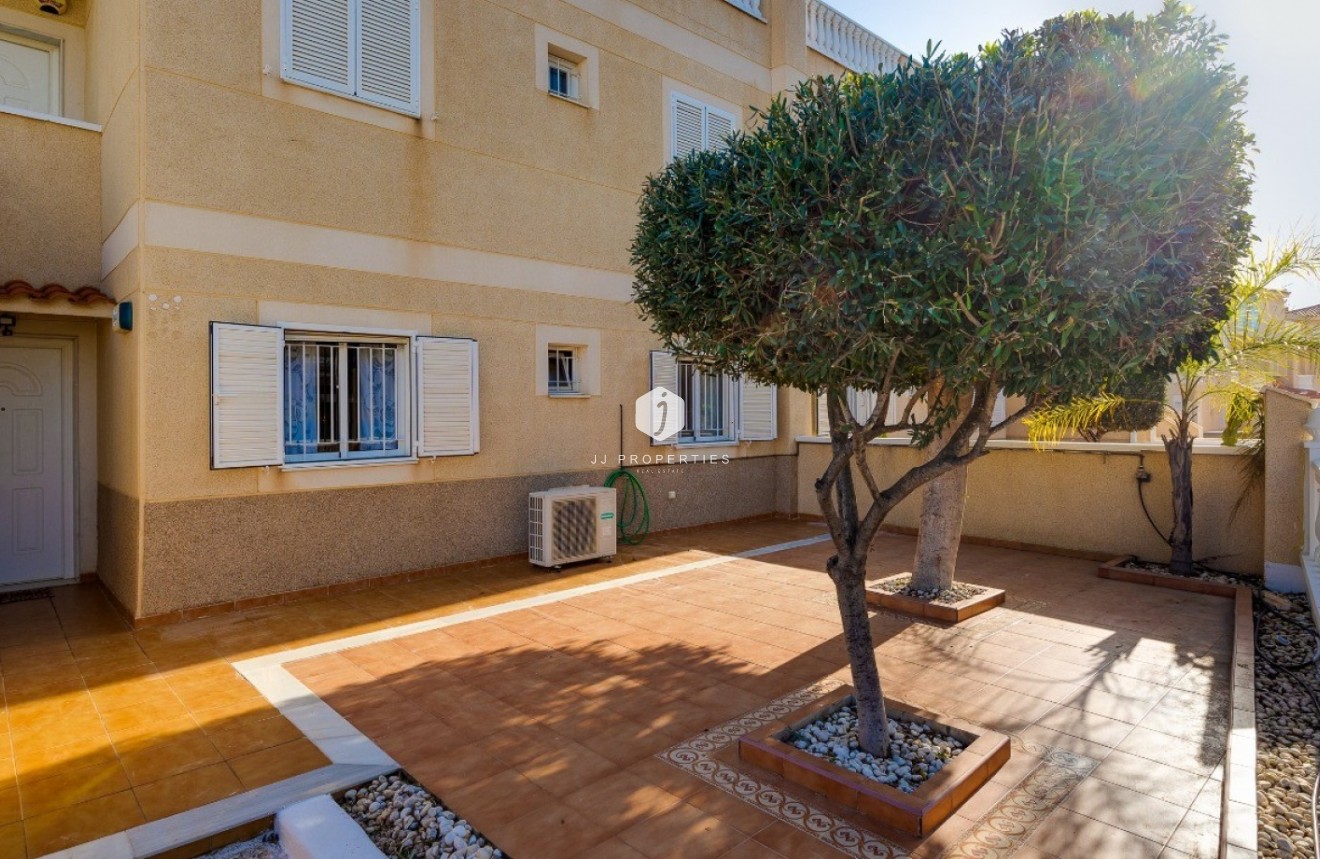 Aus zweiter Hand - Wohnung -
Orihuela Costa - Costa Blanca