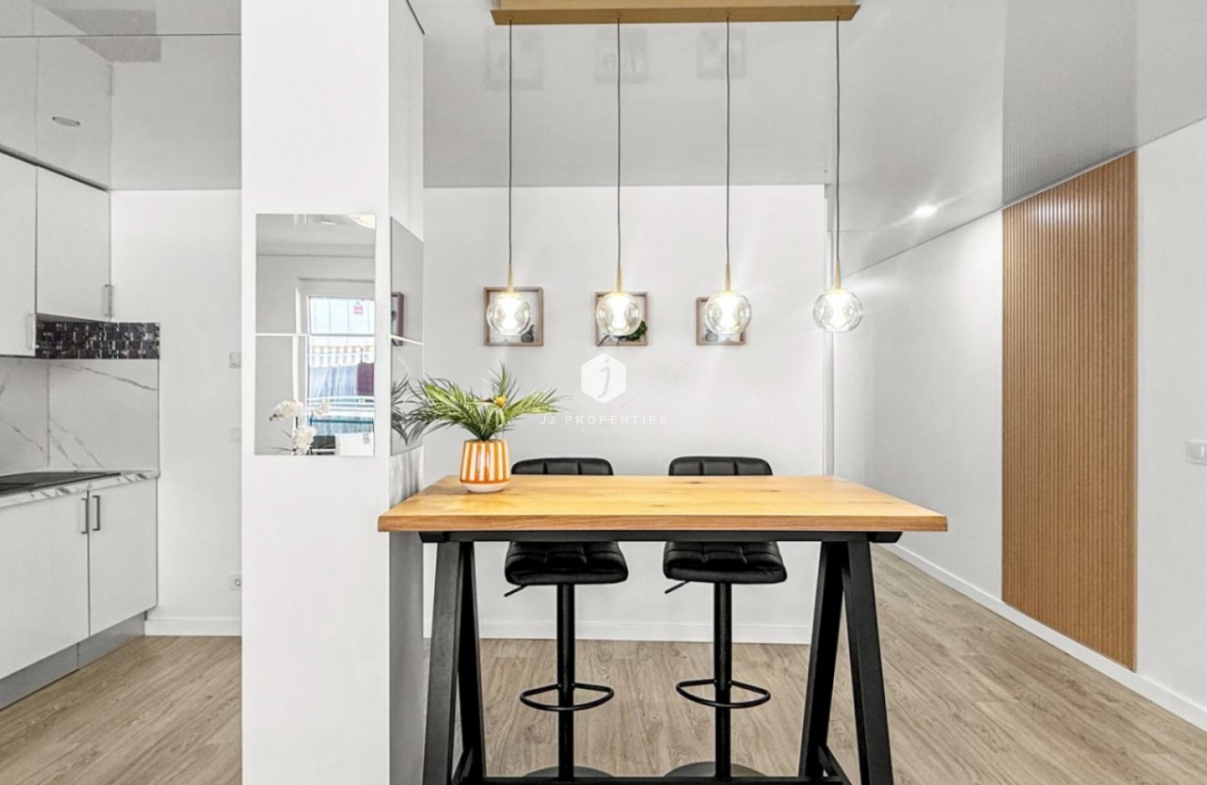 D'occasion - Appartement -
Torrevieja - Costa Blanca