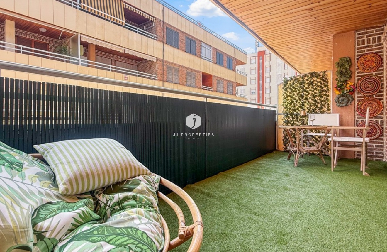 D'occasion - Appartement -
Torrevieja - Costa Blanca