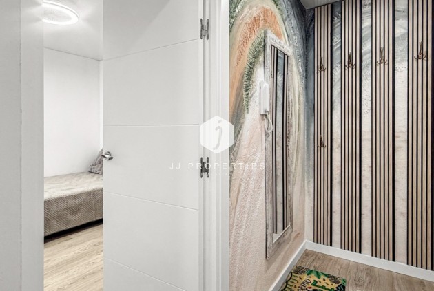 D'occasion - Appartement -
Torrevieja - Costa Blanca