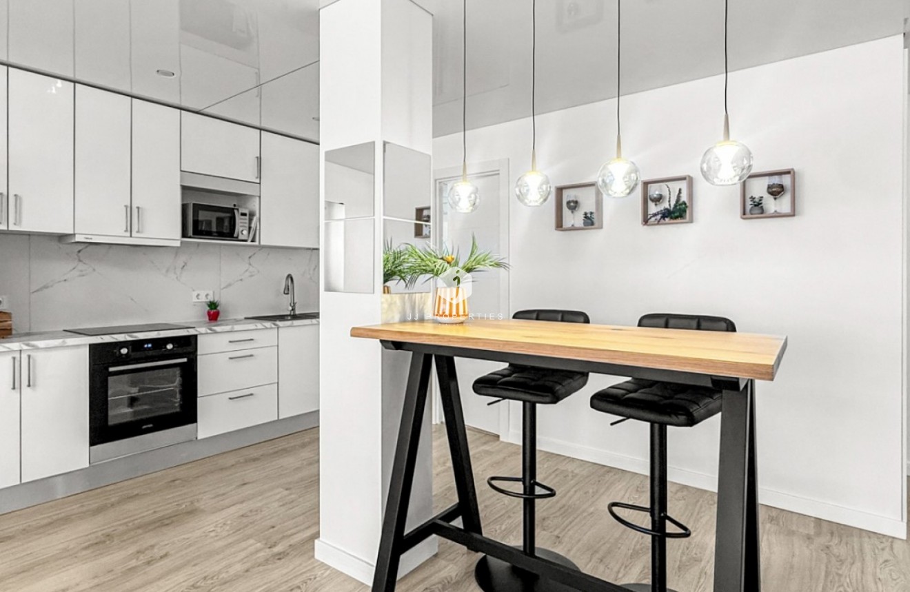 D'occasion - Appartement -
Torrevieja - Costa Blanca