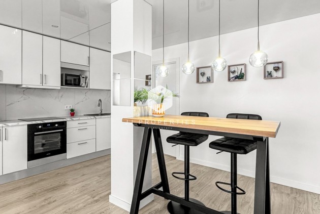 D'occasion - Appartement -
Torrevieja - Costa Blanca