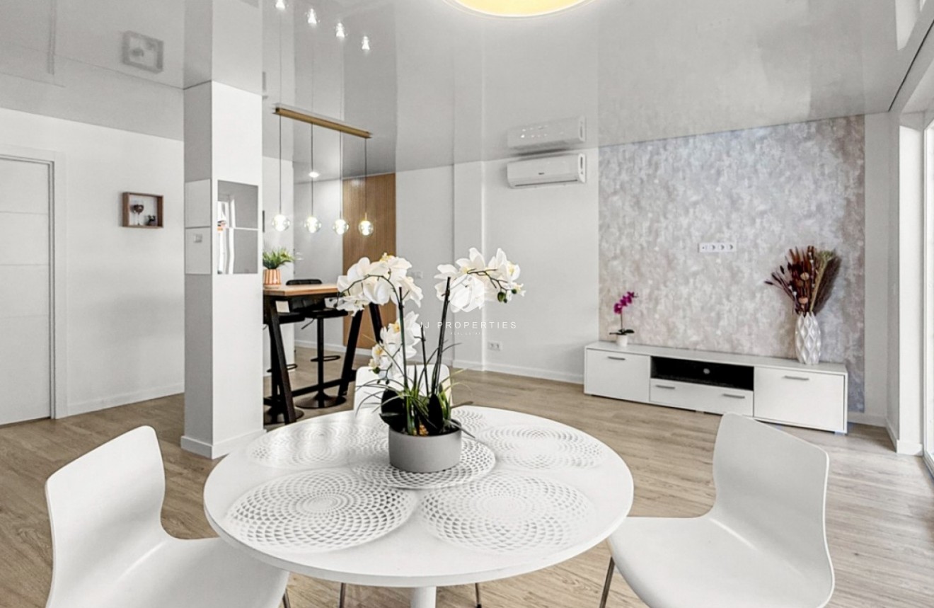 D'occasion - Appartement -
Torrevieja - Costa Blanca