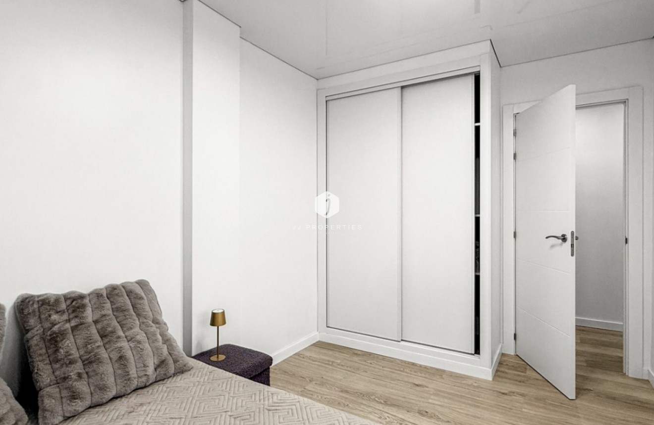 D'occasion - Appartement -
Torrevieja - Costa Blanca
