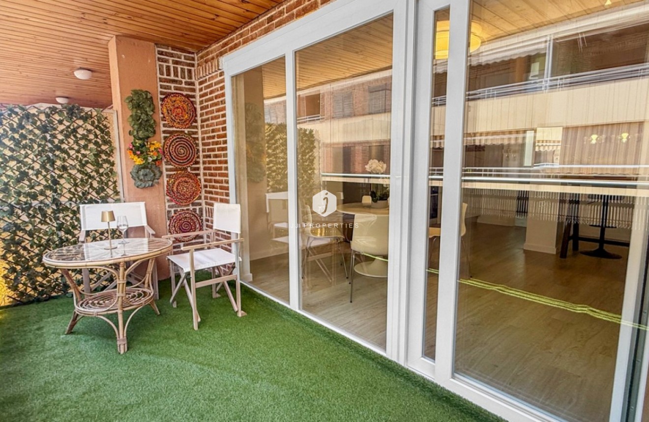 D'occasion - Appartement -
Torrevieja - Costa Blanca