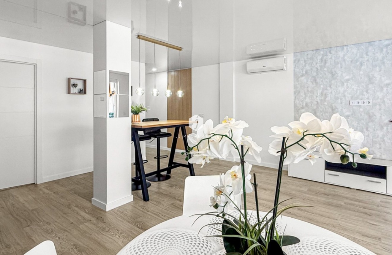 D'occasion - Appartement -
Torrevieja - Costa Blanca