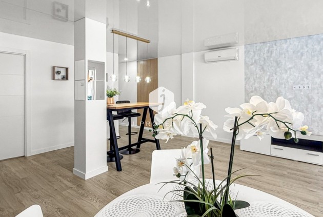 D'occasion - Appartement -
Torrevieja - Costa Blanca