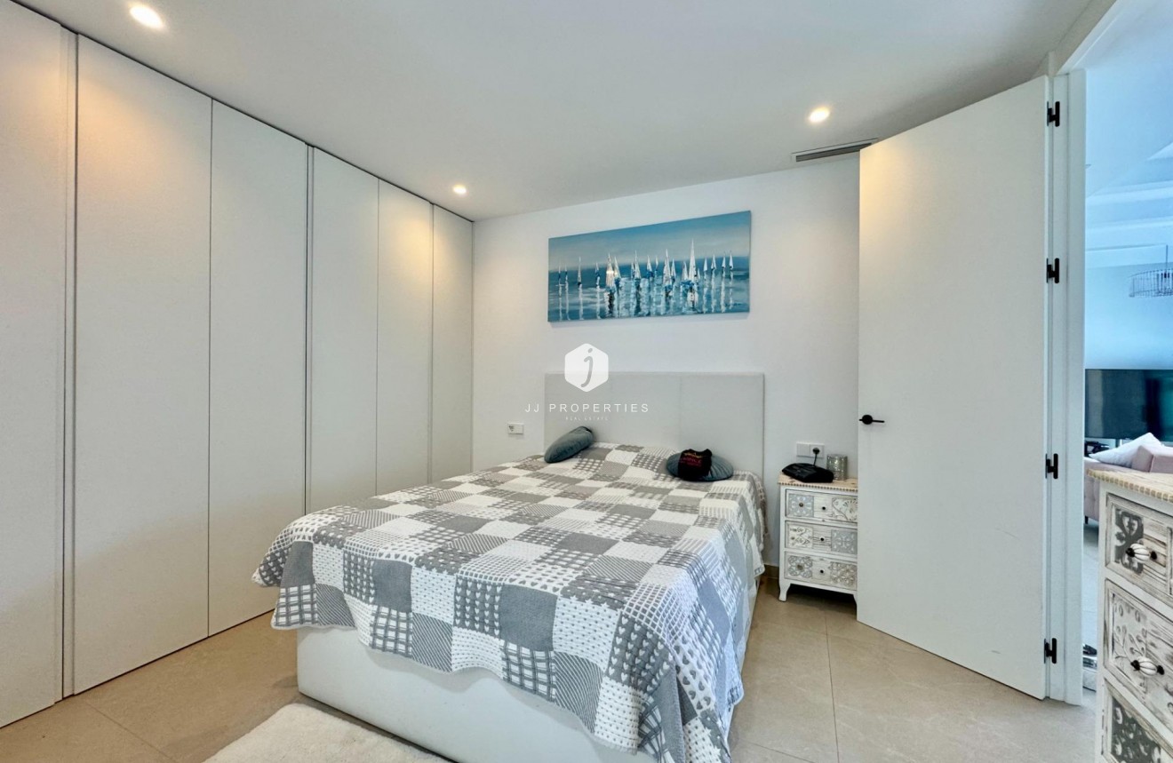 Resale - Villa -
San Miguel de Salinas - Blue Lagoon - Galán