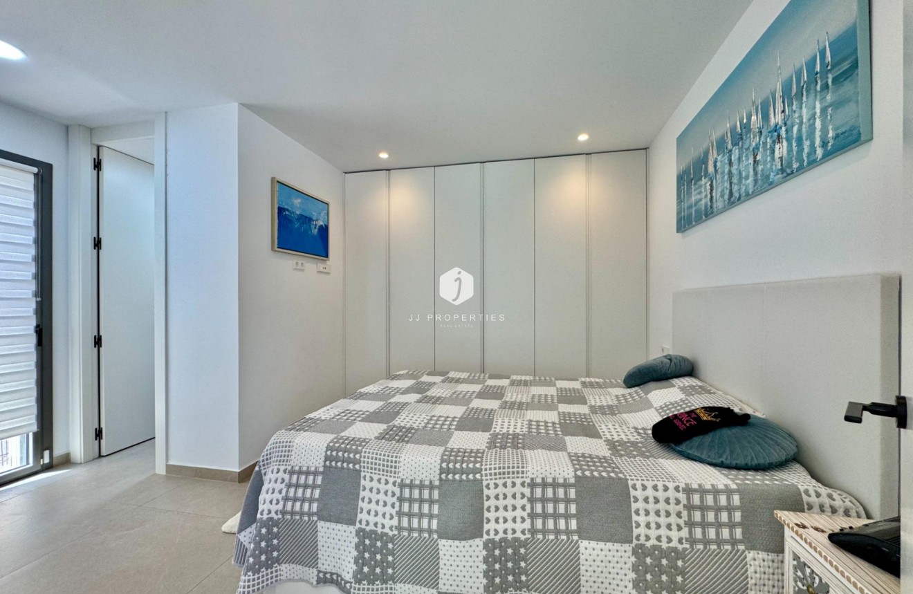 Resale - Villa -
San Miguel de Salinas - Blue Lagoon - Galán