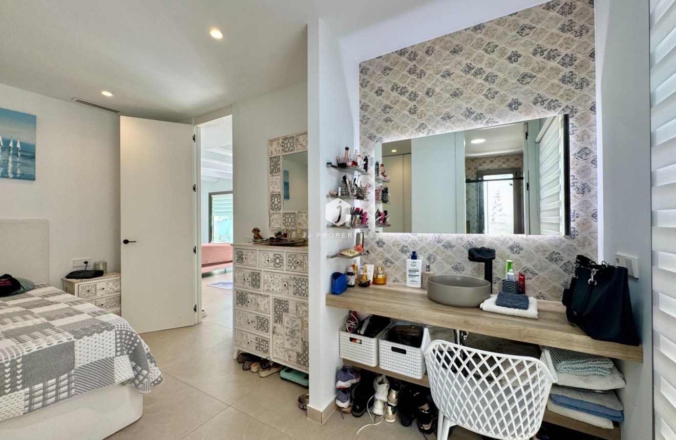 Resale - Villa -
San Miguel de Salinas - Blue Lagoon - Galán