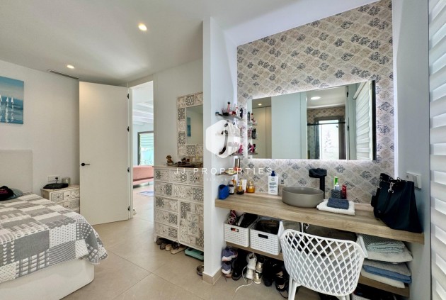 Resale - Villa -
San Miguel de Salinas - Blue Lagoon - Galán
