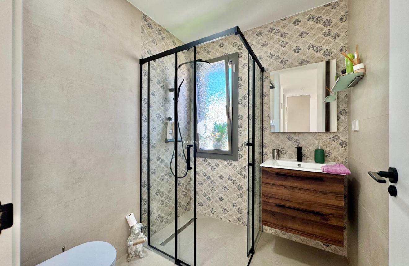 Resale - Villa -
San Miguel de Salinas - Blue Lagoon - Galán