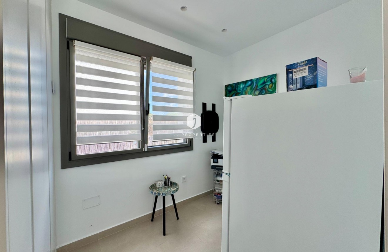 Resale - Villa -
San Miguel de Salinas - Blue Lagoon - Galán
