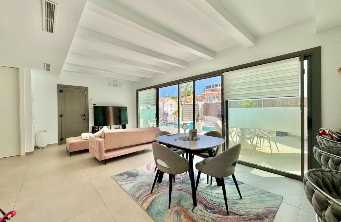 Resale - Villa -
San Miguel de Salinas - Blue Lagoon - Galán