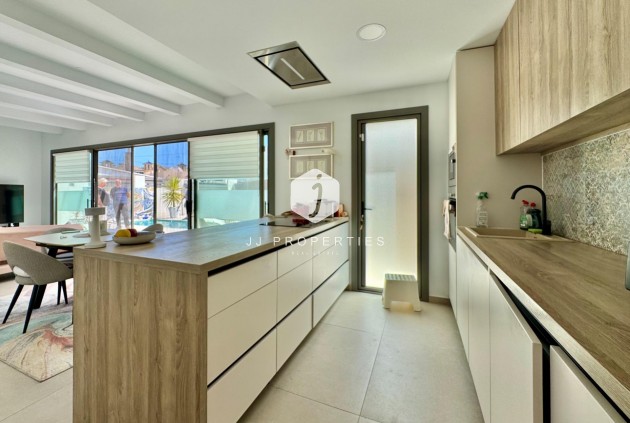 Resale - Villa -
San Miguel de Salinas - Blue Lagoon - Galán