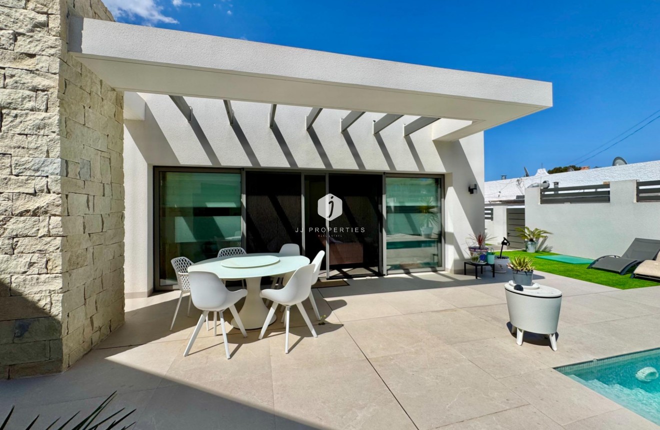Resale - Villa -
San Miguel de Salinas - Blue Lagoon - Galán
