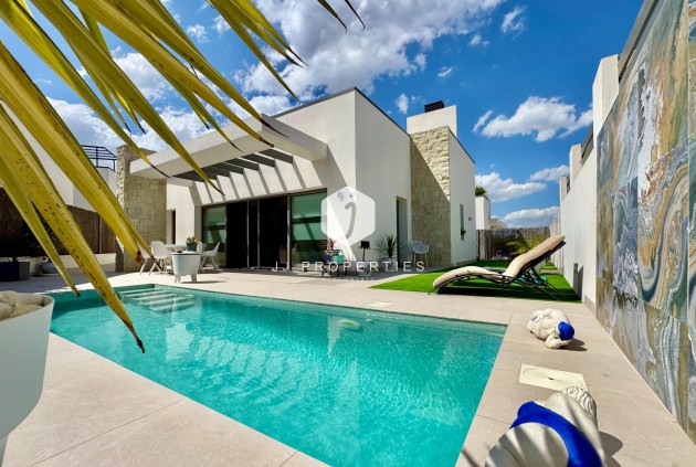 Resale - Villa -
San Miguel de Salinas - Blue Lagoon - Galán
