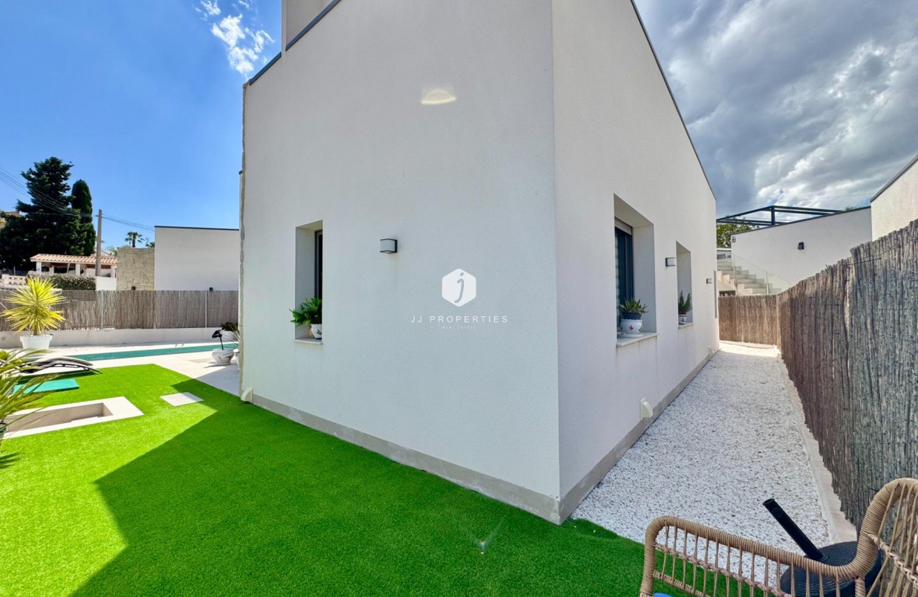 Resale - Villa -
San Miguel de Salinas - Blue Lagoon - Galán