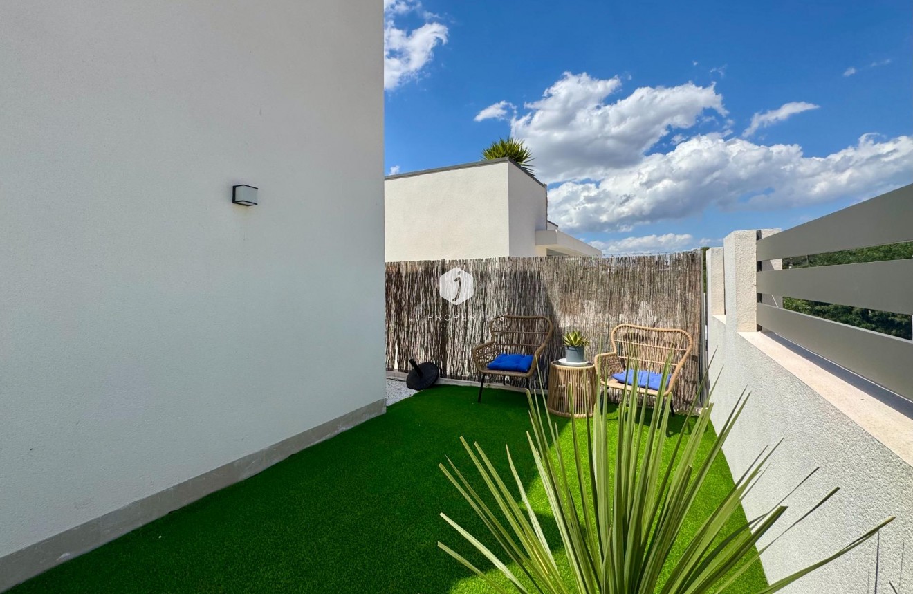 Resale - Villa -
San Miguel de Salinas - Blue Lagoon - Galán