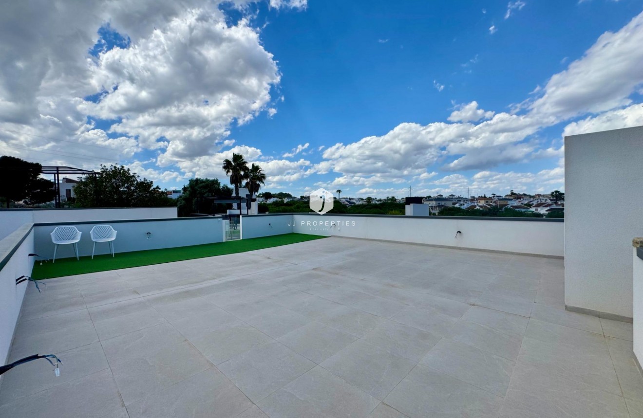 Resale - Villa -
San Miguel de Salinas - Blue Lagoon - Galán