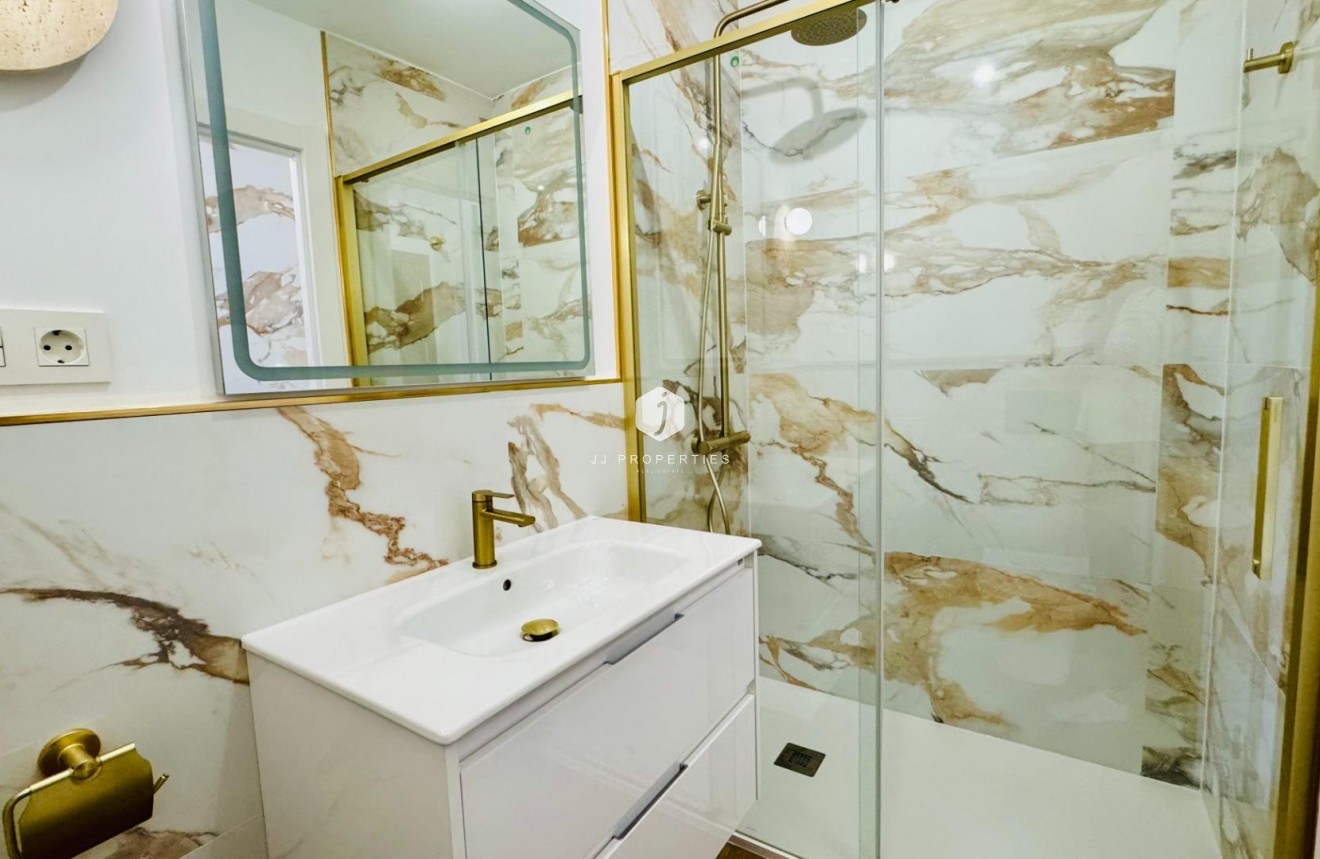 Resale - Penthouse -
Torrevieja - Punta prima