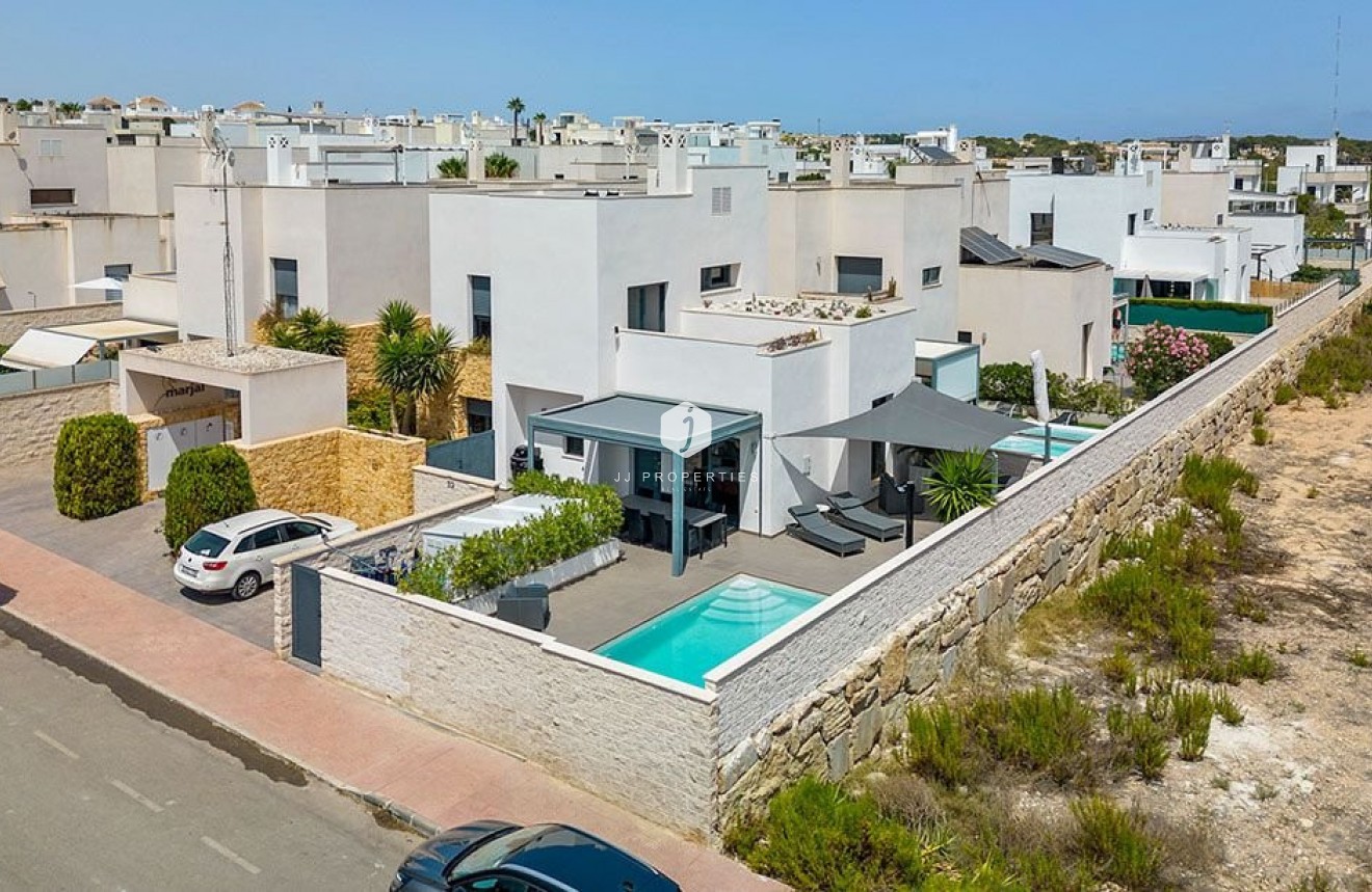 Resale - Villa -
Ciudad Quesada - Costa Blanca