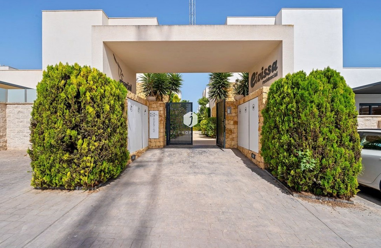 Resale - Villa -
Ciudad Quesada - Costa Blanca
