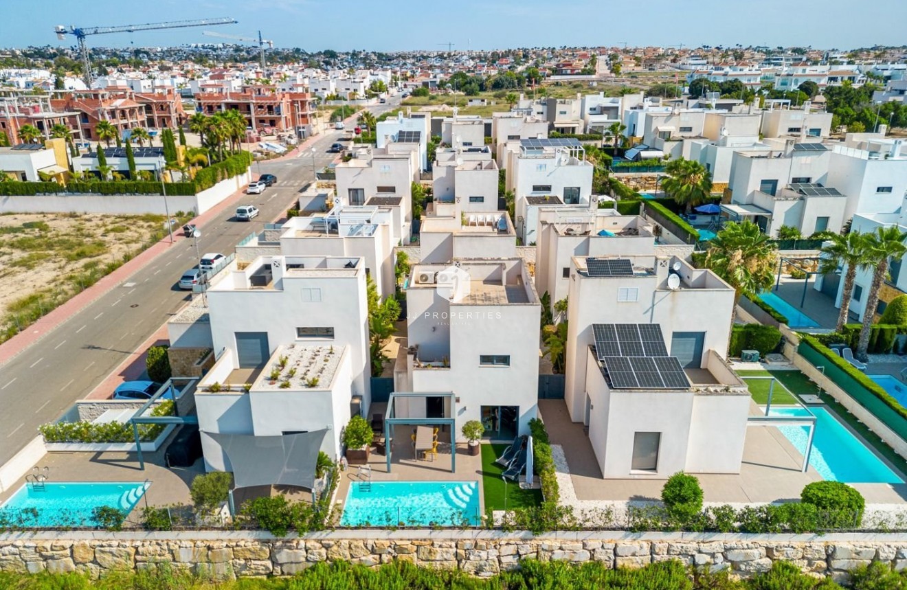 Resale - Villa -
Ciudad Quesada - Costa Blanca