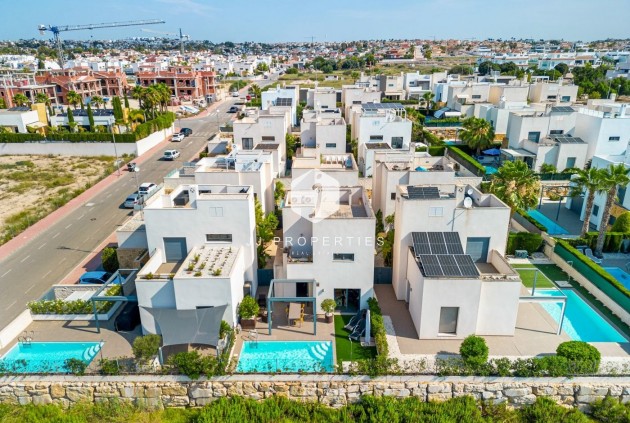 Resale - Villa -
Ciudad Quesada - Costa Blanca