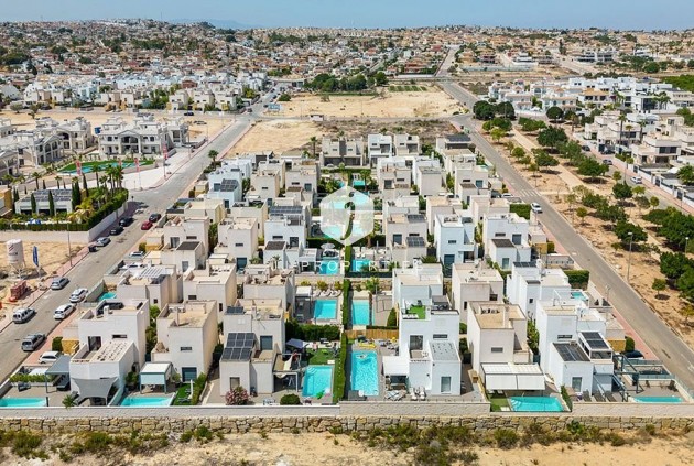 Resale - Villa -
Ciudad Quesada - Costa Blanca
