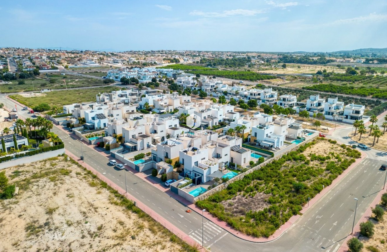Resale - Villa -
Ciudad Quesada - Costa Blanca
