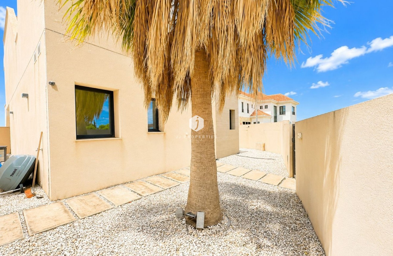 Resale - Villa -
Benijofar - Costa Blanca